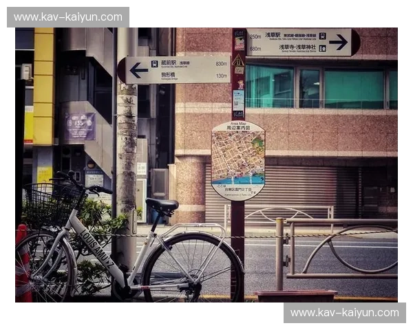 东京向左，大阪向右：一场关乎灵魂底色的东瀛双城记